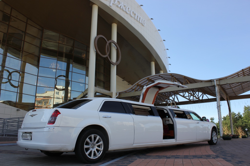 Chrysler 300C - Rolls Roys Edition